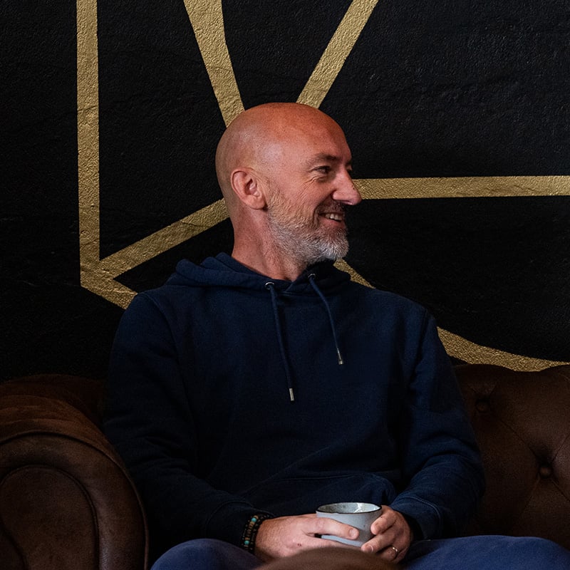 Ondernemer tijdens een high performance coaching gesprek bij WOOO Personal Coaching Ondernemer tijdens een high performance coaching gesprek bij WOOO Personal Coaching