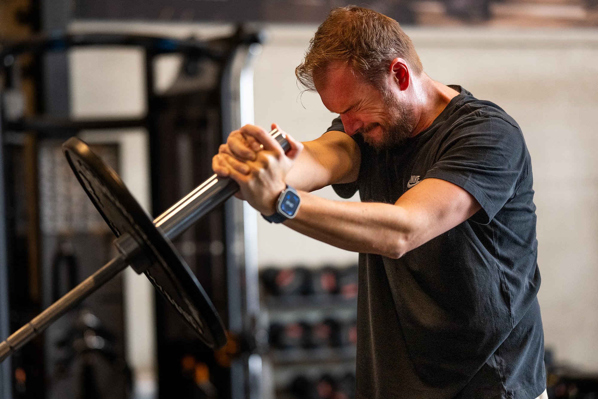 Ondernemer tijdens krachttraining Personal Training sessie bij WOOO Personal Coaching in Brecht Ondernemer tijdens krachttraining Personal Training sessie bij WOOO Personal Coaching in Brecht